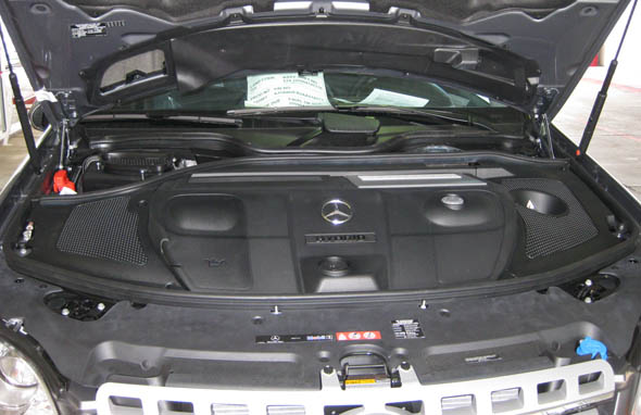 2010 Mercedes ML450 Hybrid engine cover